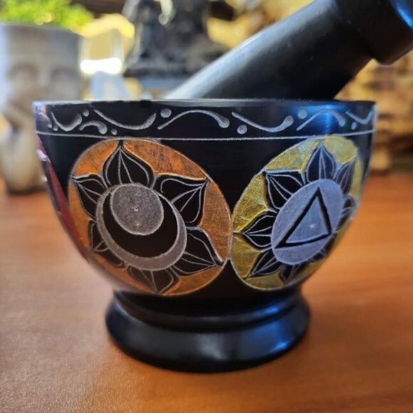 CHakra Mortar and Pestle - Picture 8 of 9